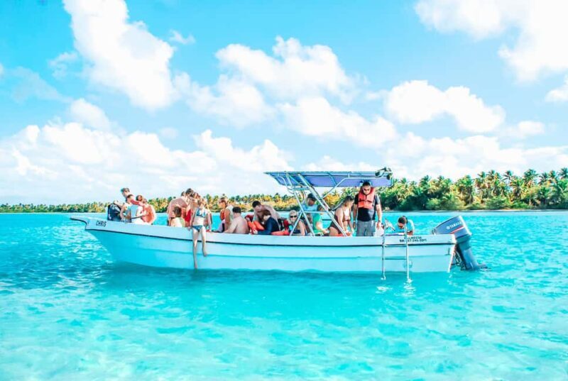 La Romana: Saona Crusoe VIP for cruise guests - An Authentic Day in Saona Island’s Heart
