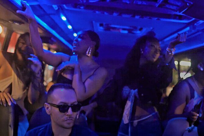 LA: TMZ Hollywood Nightlife Bar and Club Tour with Onboard DJ - The Experience in Detail