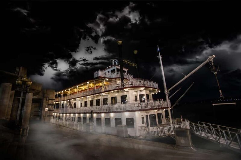 Lace, Lunacy, and Loss: Louisville Ghost Tours - Introduction and First Impressions