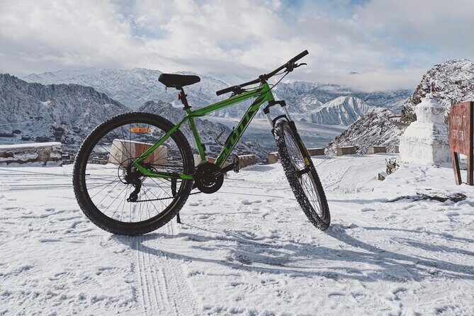 Ladakh 6 Days and 5 Nights - FAQs