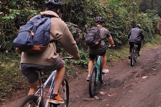 Lake duluti Canoeing/kayaking &/or cycling adventure with lunch - Key Points