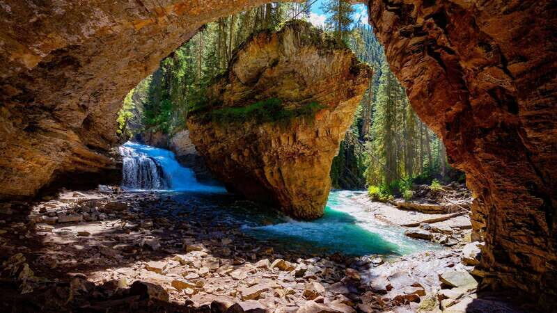 Lake Louise, Johnston Canyon, Lake Minnewanka, Banff Town - Final Thoughts