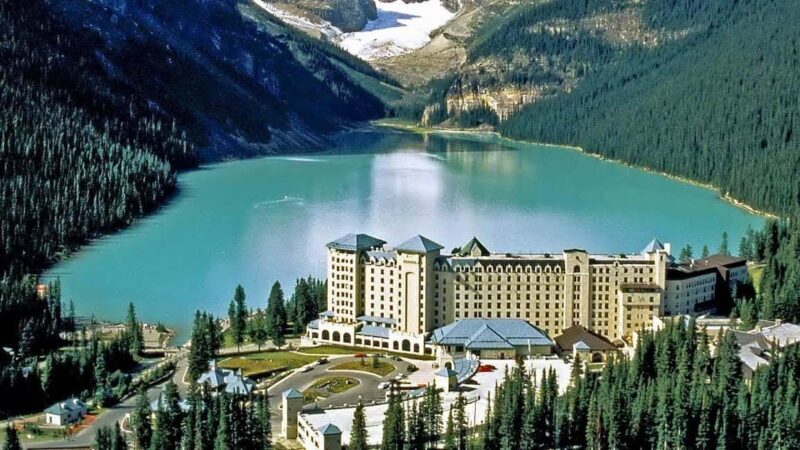 Lake Louise, Moraine Lake: English & Spanish Day Trip - Starting Out from Calgary