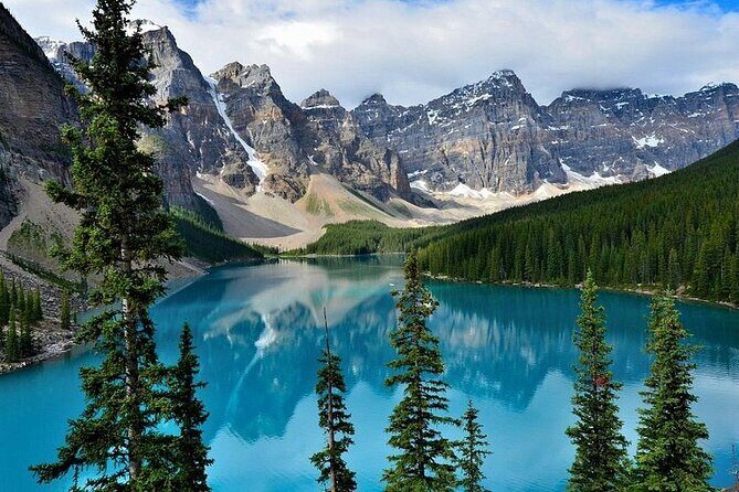 Lake Louise,Moraine Lake,Emerald Lake Day Trip from Banff/Calgary - The Value and Experience