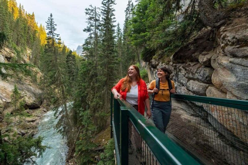 Lake Louise,Moraine Lake,Yoho NP,Johnston Canyon & BanffTour - Key Points