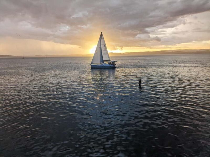 Lake Macquarie: luxury small group yacht cruise - Key Points