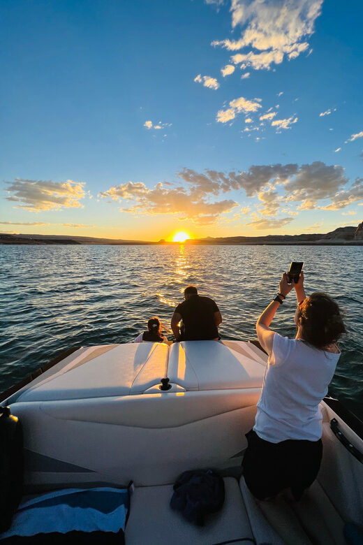 Lake Powell: Antelope Canyon 2-Hour Photo Boat Tour - The Meeting Point and Logistics