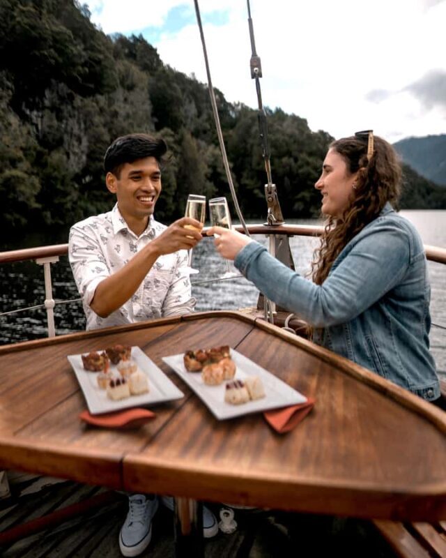 Lake Te Anau: 3-Hour Boat Cruise with Guided Walk - The Experience in Detail