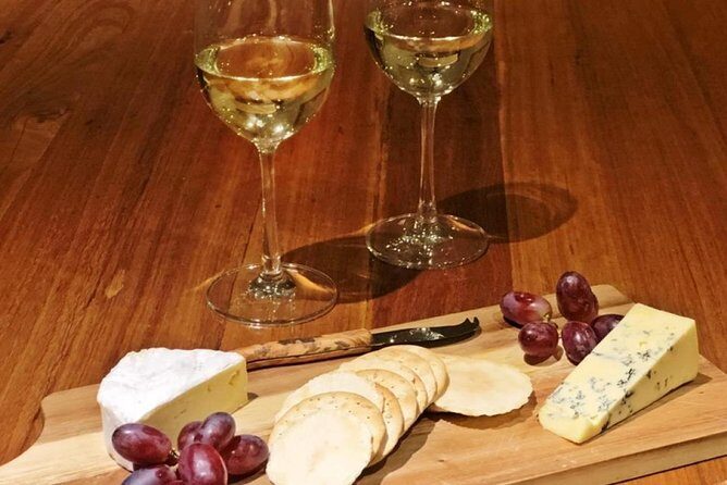 Lake Wanaka 1-Hour Cruise Including Wine and Cheese - Key Points