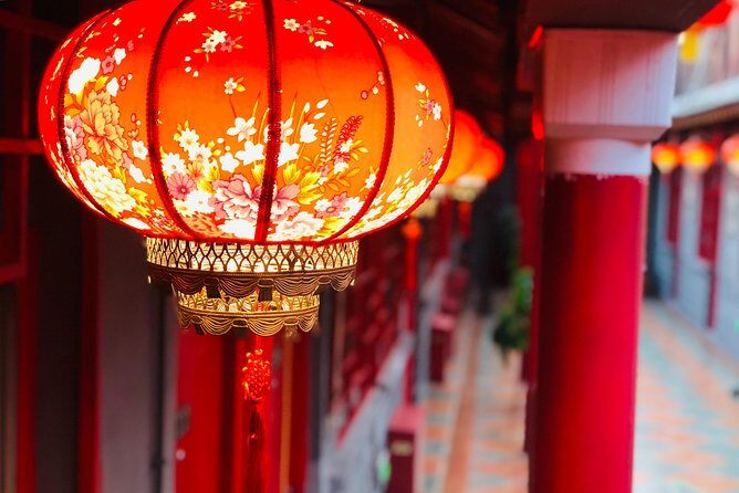 Lama Temple, Hutong and Silk & Pearl Market Private Day Tour - Exploring the Heart of Beijing: An Authentic Experience