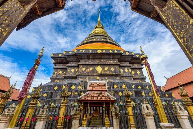 Lamphun and Lampang City Temples Small Group Tour Full Day - Second Stop: Wat Phra That Hariphunchai