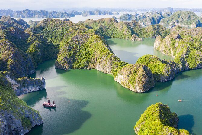 Lan Ha bay Boutique cruise 3D/2N trip: kayaking, swimming, biking, & meals - Key Points