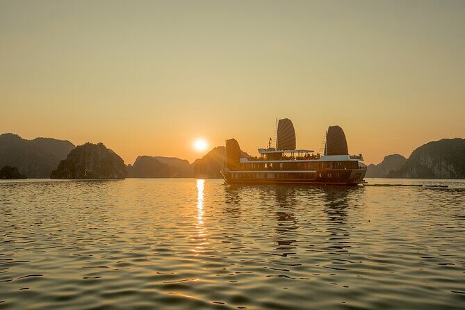 Lan Ha boutique & budget cruise 2D/1N: kayaking, swimming at pristine bay & meal - An Authentic 2-Day Getaway on Lan Ha Bay and Cat Ba Island