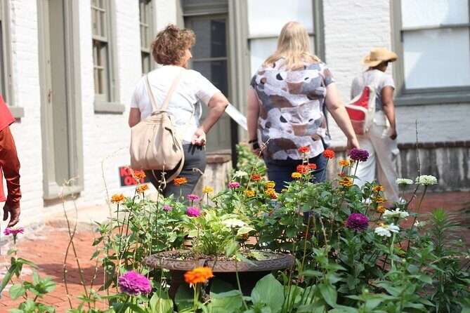 Lancaster History and Breakfast Walking Tour - Guides and Personal Touches