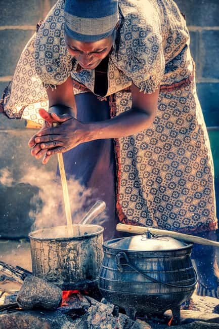 Langa Township: Outdoor Potjiekos Cooking with Drinks - A Deep Dive into the Experience