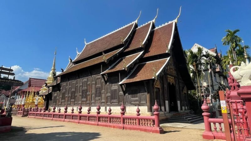 Lanna Heritage Walking Tour: A Journey Through History - Analyzing the Value