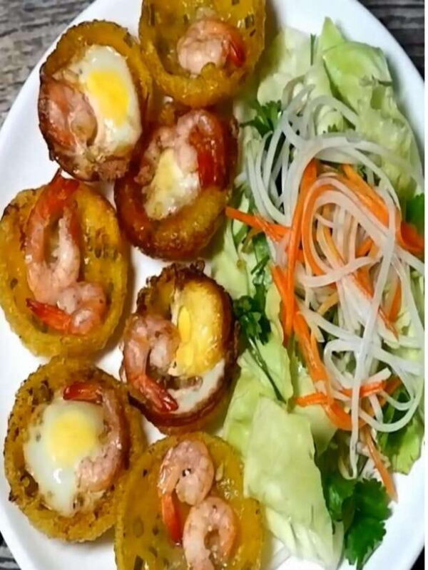 Lantern Boat Trip & Walking local food Tour - Who Should Consider This Tour?