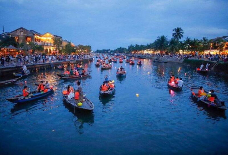 Lantern Release and Night River Boat Experience in Hoi An - Discovering the Lantern Release and Night River Trip in Hoi An