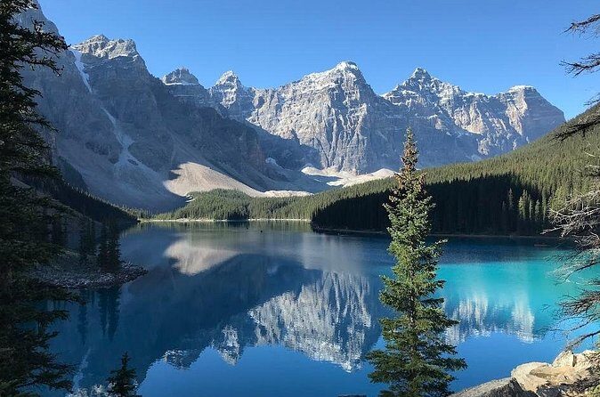 Larch Valley/Moraine Lake Shuttle Transfer from Banff and Canmore - FAQs