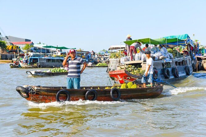 Largest Floating Market, Wild Small Canal System & Organic cocoa - Key Points