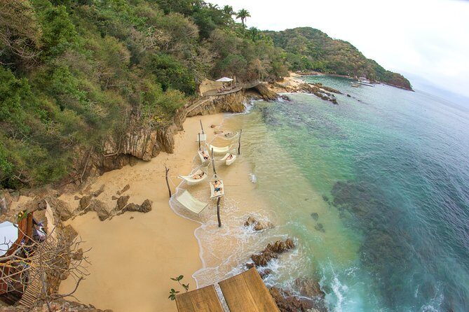 Las Caletas Beach & Adventure Park with buffet lunch and open bar - How the Price Reflects the Value