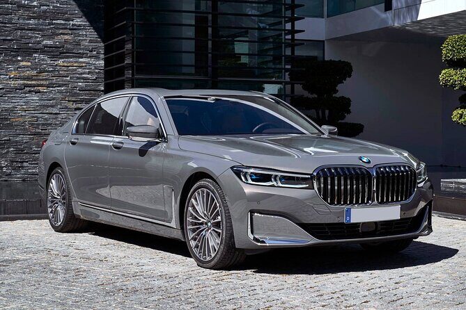 Las Vegas Airport LAS Private Transfer to Las Vegas City in Luxury Car - The Experience: What You Can Expect from This Transfer
