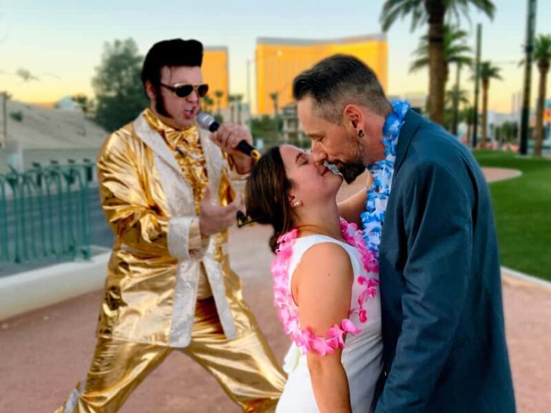 Las Vegas: Gold Elvis Vow Renewal or Wedding at Welcome Sign - Final Thoughts