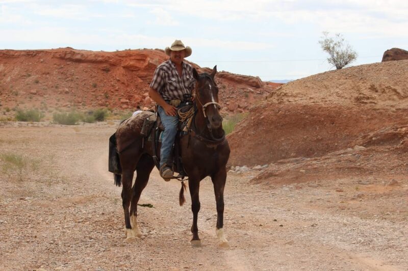 Las Vegas: Horseback Riding Tour with Lunch - Authenticity and Experience