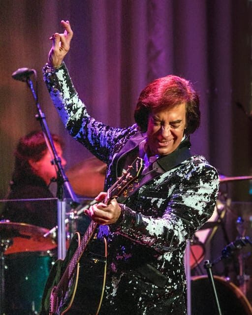 Las Vegas: King of Diamonds - The Neil Diamond Tribute Show - What to Expect from the Neil Diamond Tribute Show