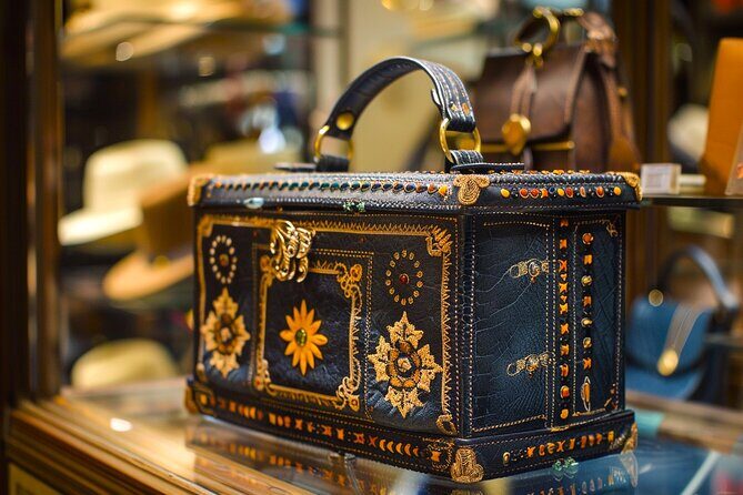 Las Vegas Local Designer Shopping Tour with Personal Stylist - Key Points