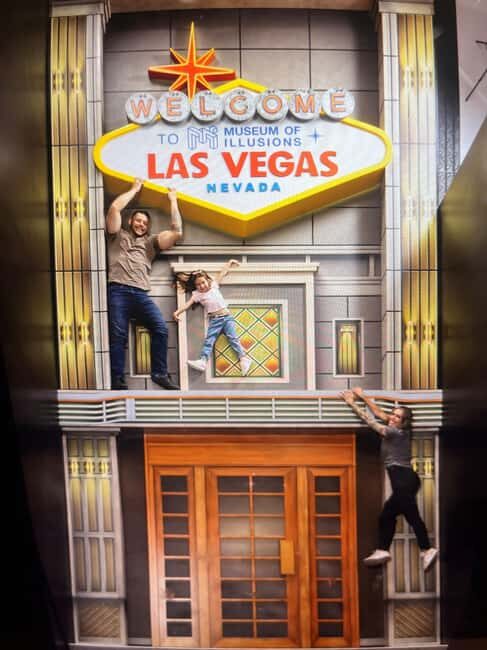 Las Vegas: Museum of Illusions Entry Ticket - Location and Access