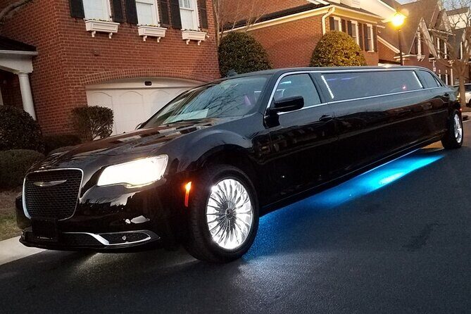 Las Vegas Strip at night like a Star with champagne by luxury limo - 3 or 5 hrs - Key Points