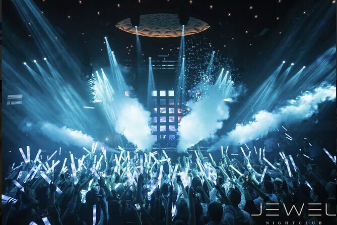 Las Vegas: VIP Club Crawl with Party Bus, Express Entry & Drinks - A Closer Look at the Experience