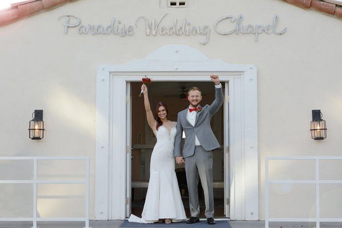 Las Vegas Wedding at Paradise Wedding Chapel - The Photo and Keepsake Experience