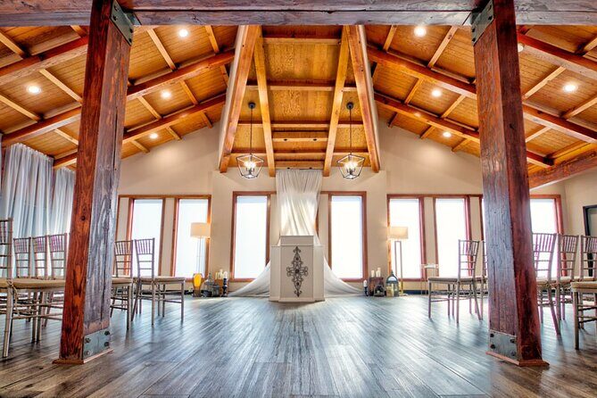 Las Vegas Wedding at The Little Vegas Chapel - Who Will Love This Experience?