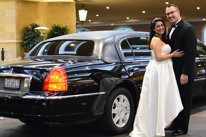 Las Vegas Wedding at The Little Vegas Chapel including Limousine Transportation - Who Is This Tour Best For?