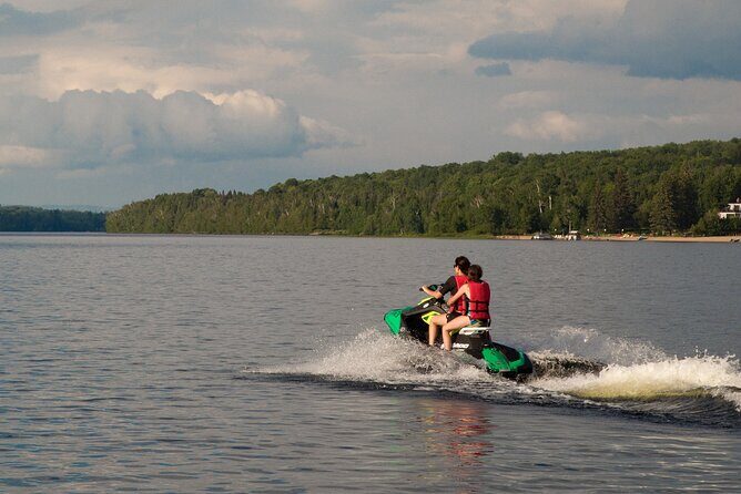 Laurentians Experience in Jetski on Lac-des-Pages - Discovering Lac-des-Pages by Jetski