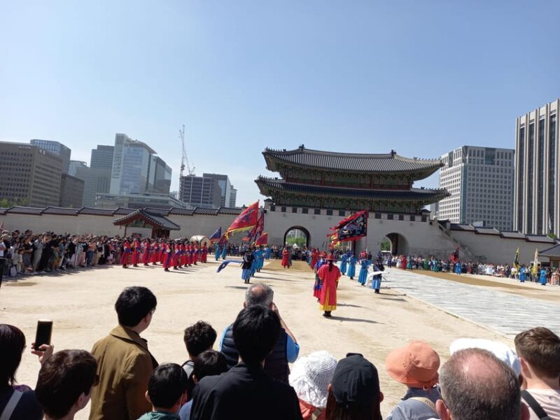 Layover tour to Gyeongbokgung-Folk Museum-Bukchon-Insadong - FAQ