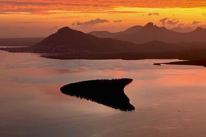 Le Morne Brabant Sunrise Hike - The Authentic Experience and Its Drawbacks