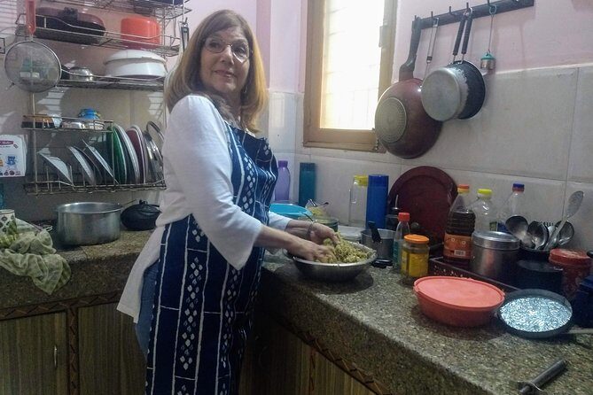Learn 5-6 & Eat 9-10 Veg & Non-Veg Authentic Dish in a Delhi Home - Analyzing the Value for the Price