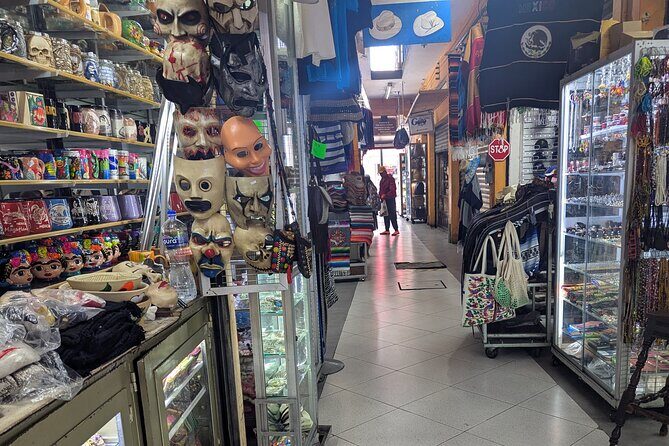 Learn the history and contents of the main market - What to Expect During the Tour