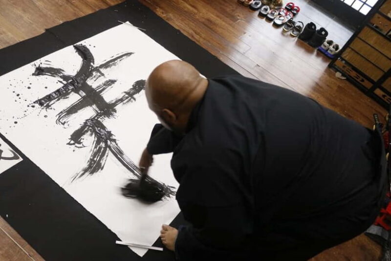 Learning Shodo with a kimono and Trying Samurai Calligraphy - Souvenir and Gift: The Samurai Honor Bag