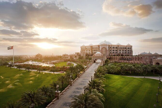 Lebanese Terrace and Emirates Palace with Transfer and Lunch - Who Should Consider This Tour?