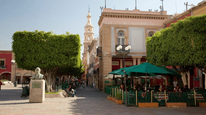 Leon: City Center Guided Tour with Nieve de Garrafa Tasting - The Itinerary in Detail
