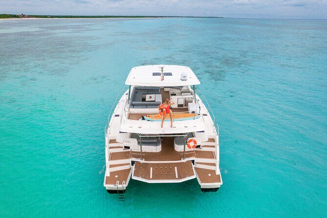 Leopard 51 yacht in Tulum with gourmet dining and water toys - Who Will Love This Experience?