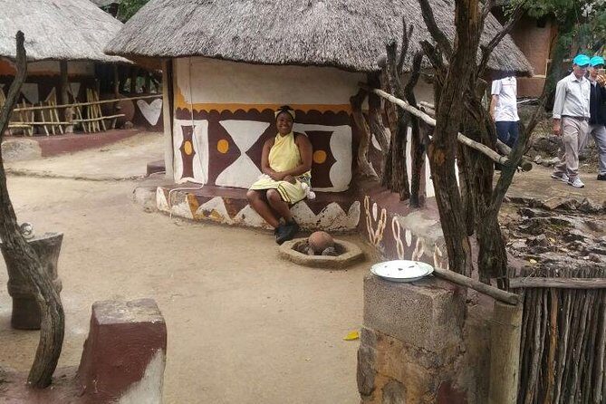 Lesedi Cultural Village and Lion Park tour - Group Size and Booking