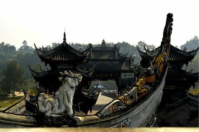 Leshan Giant Buddha and Huanglongxi Ancient Town Day Trip - Stop 2: Huanglongxi Ancient Town