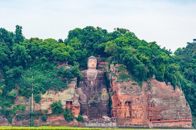 Leshan Giant Buddha and Huanglongxi ancient town Private Day Tour - Authentic Experiences and Why They Matter