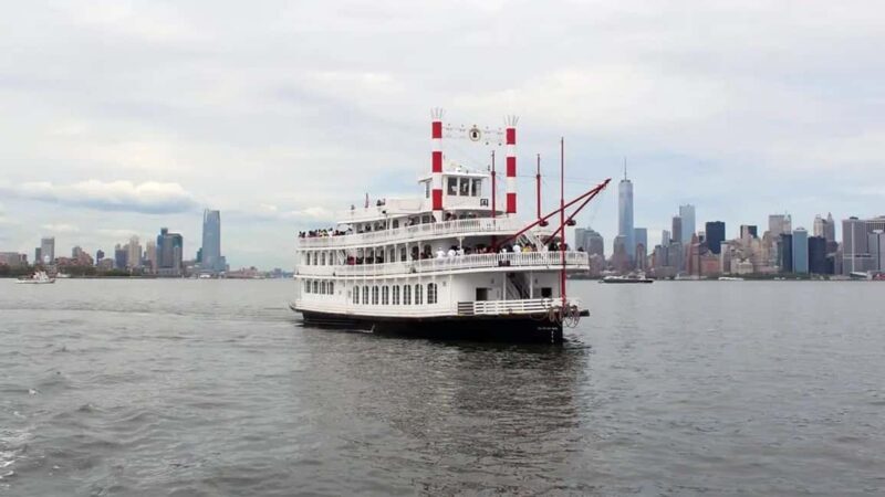 Liberty Belle NYC New Year's Eve Party - Who Is This Tour Best For?