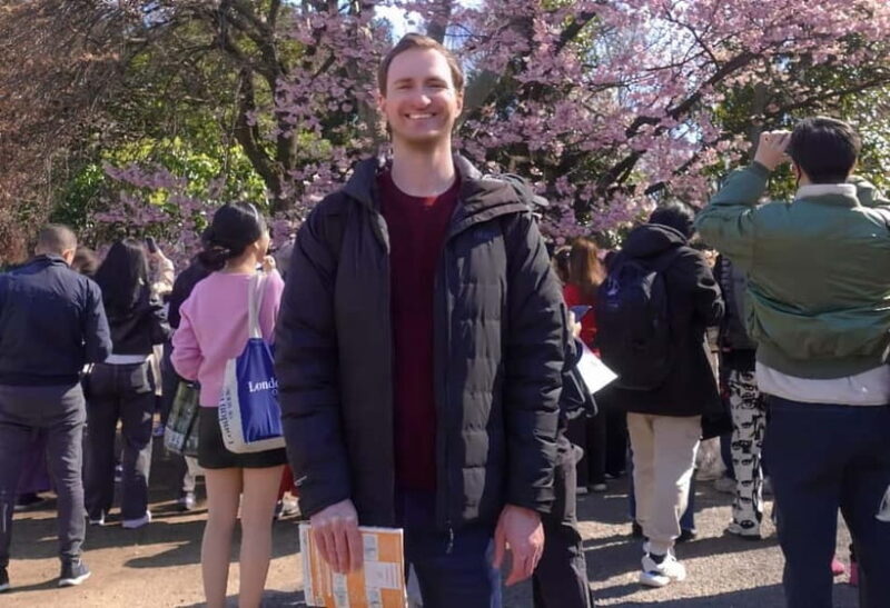 Licensed Guide Shinjuku Dramatic Tour Day Time - Key Points
